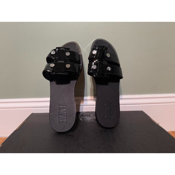 DKNY Women's Glynn Slip-on Studded Slide Sandal Size 8 - New - Picture 1 of 6